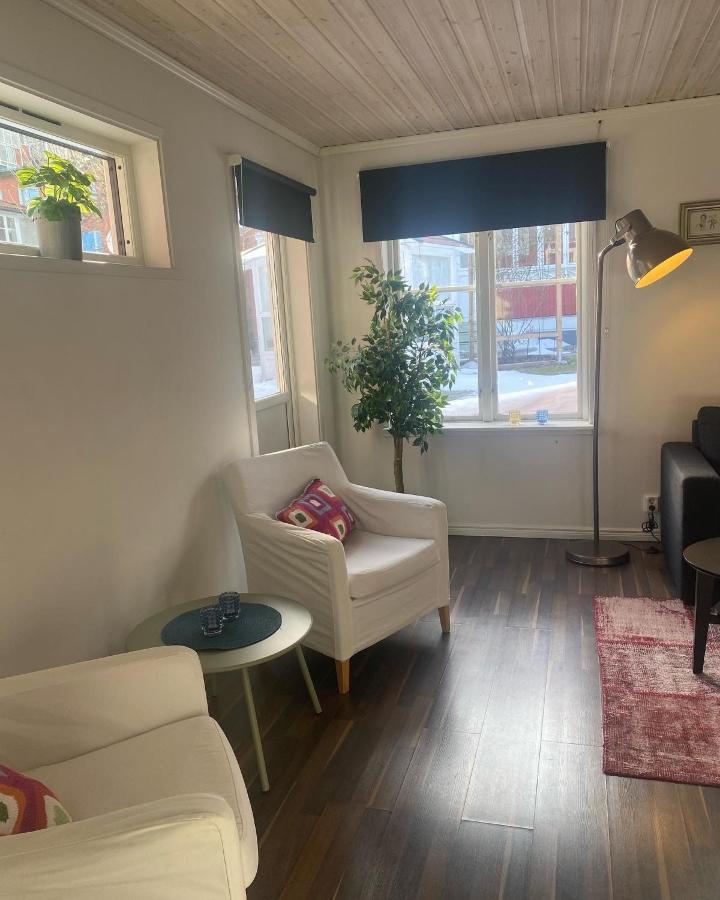 Gardshuset Mitt I Centrala Gaevle Gävle Exterior foto