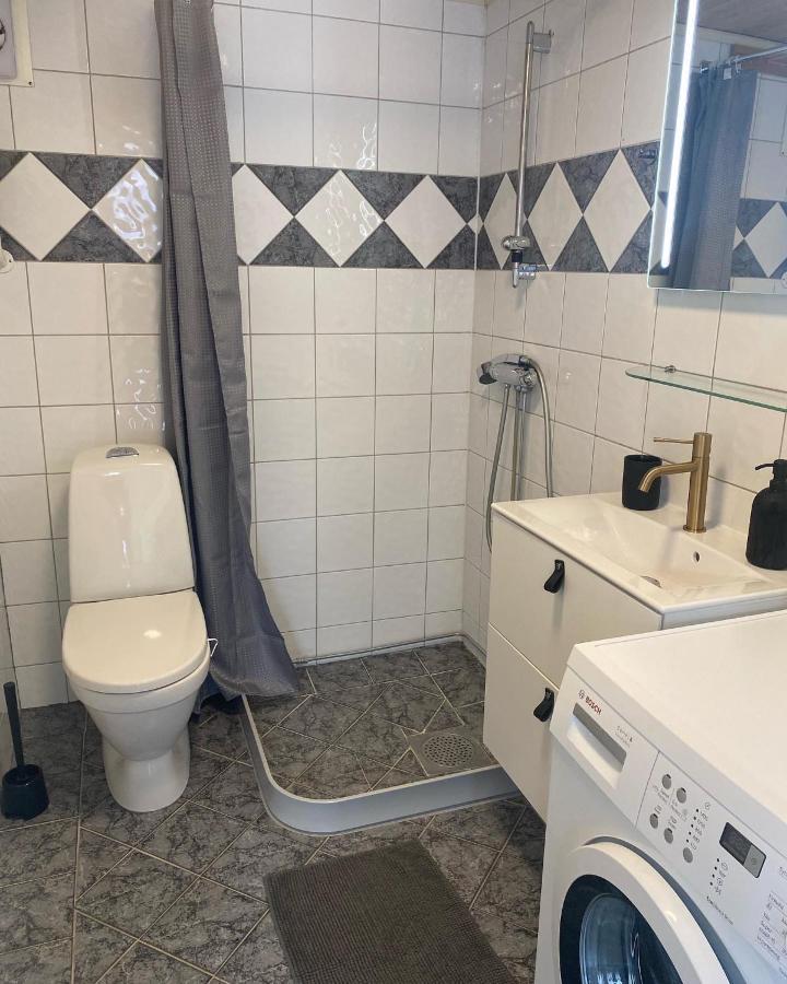 Gardshuset Mitt I Centrala Gaevle Gävle Exterior foto